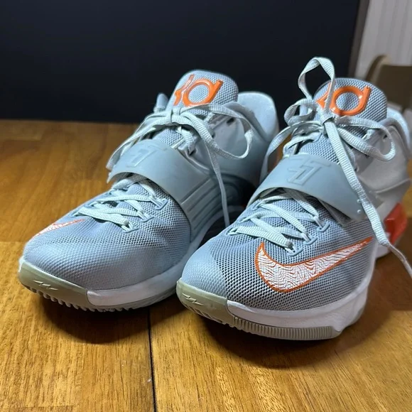 Limited Edition KD Nike for University of Texas. - Picture 9 of 9